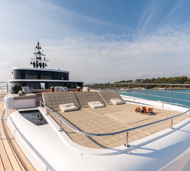 LEGACY Yacht Charter Details, Gulf Craft | CHARTERWORLD Luxury Superyachts